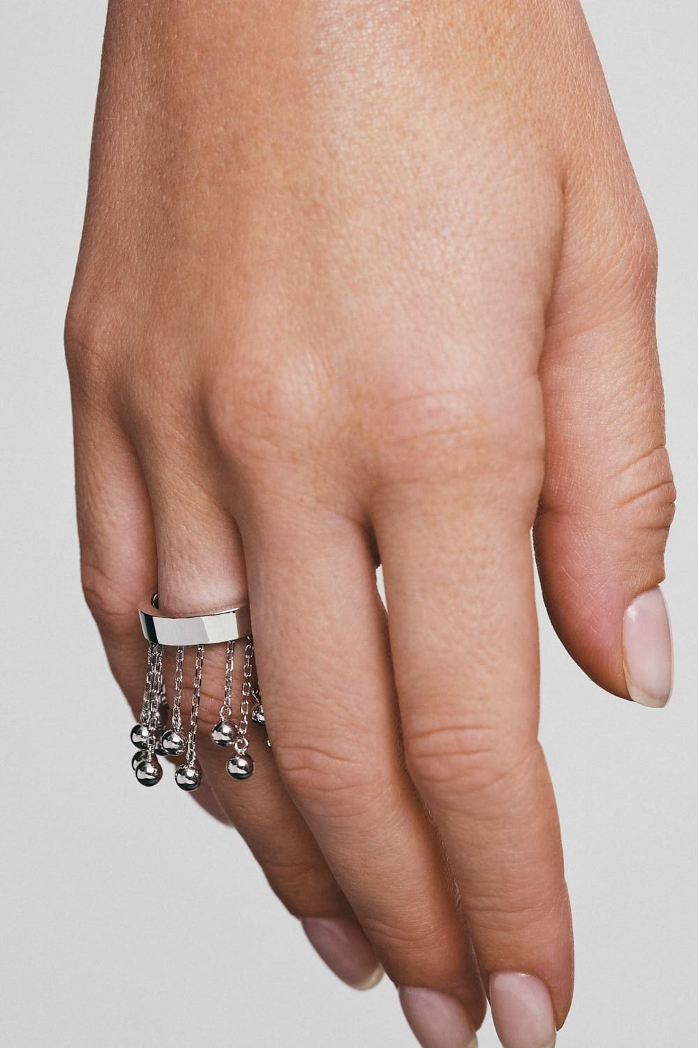 Rings Orbs Chainfall Ring, white gold with modern design available now