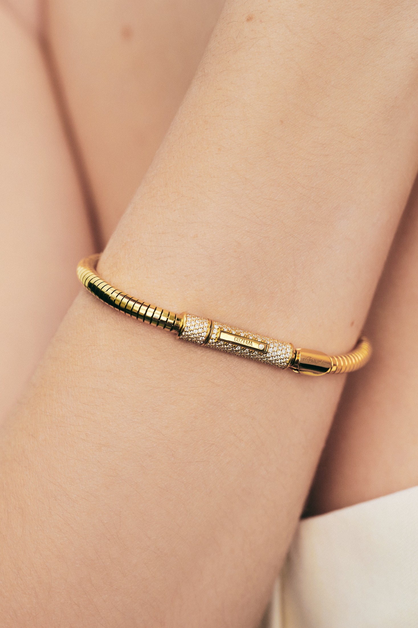 Bracelets Snake Bracelet, diamonds, yellow gold for everyday elegance