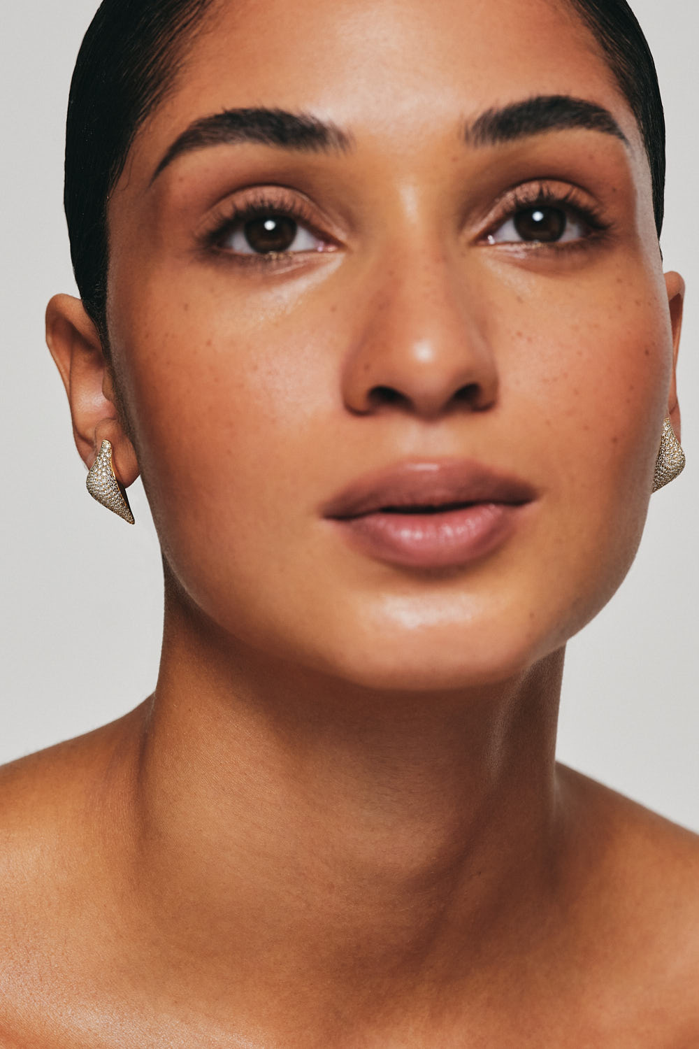 Earrings Bird Girl Stud Earrings, diamonds, yellow gold for a unique and sophisticated look