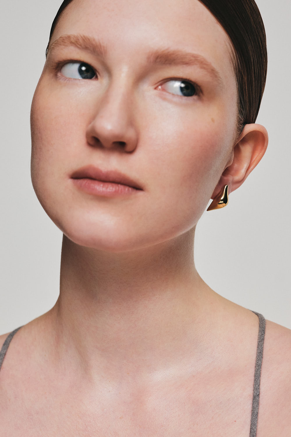 Earrings Bird Girl Stud Earrings, yellow gold with timeless design by Guzema