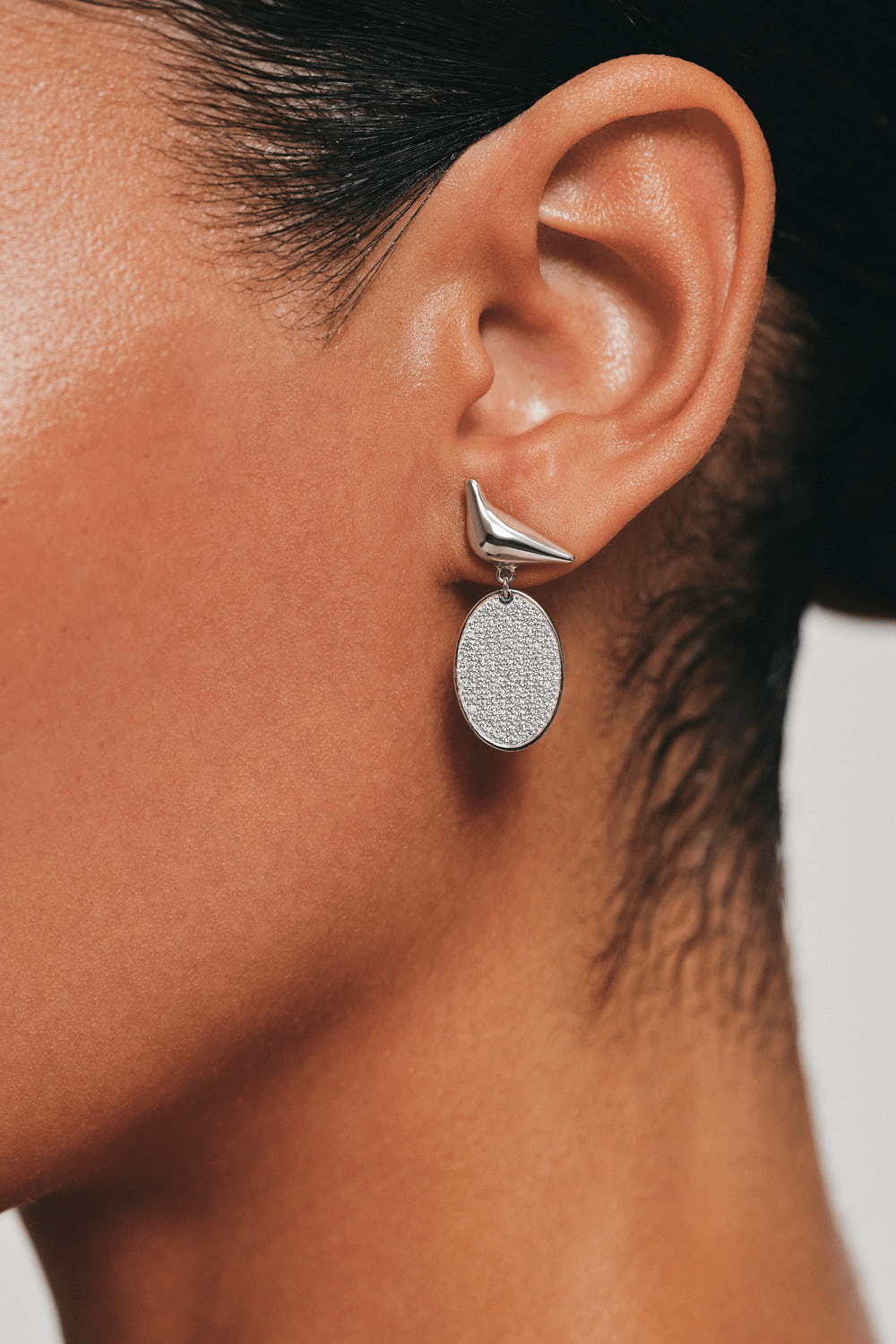 Earrings Enchanted Mirror Drop Earrings, diamonds, white gold with timeless design by Guzema