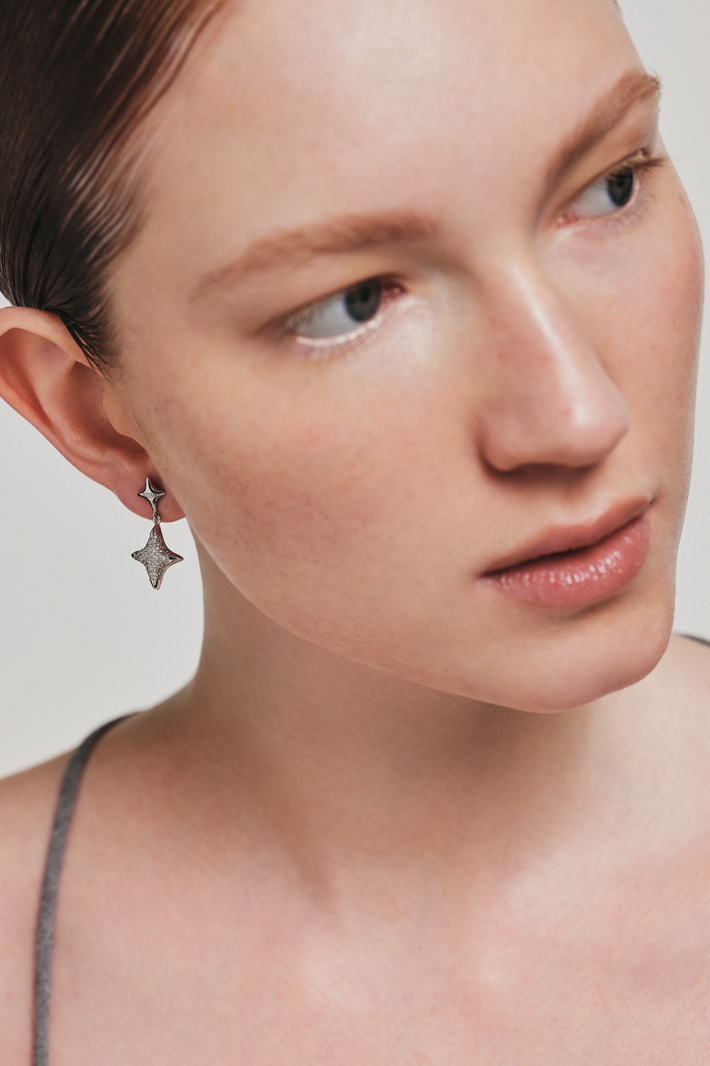 Earrings Star Drop Earrings, diamonds, white gold with timeless design by Guzema