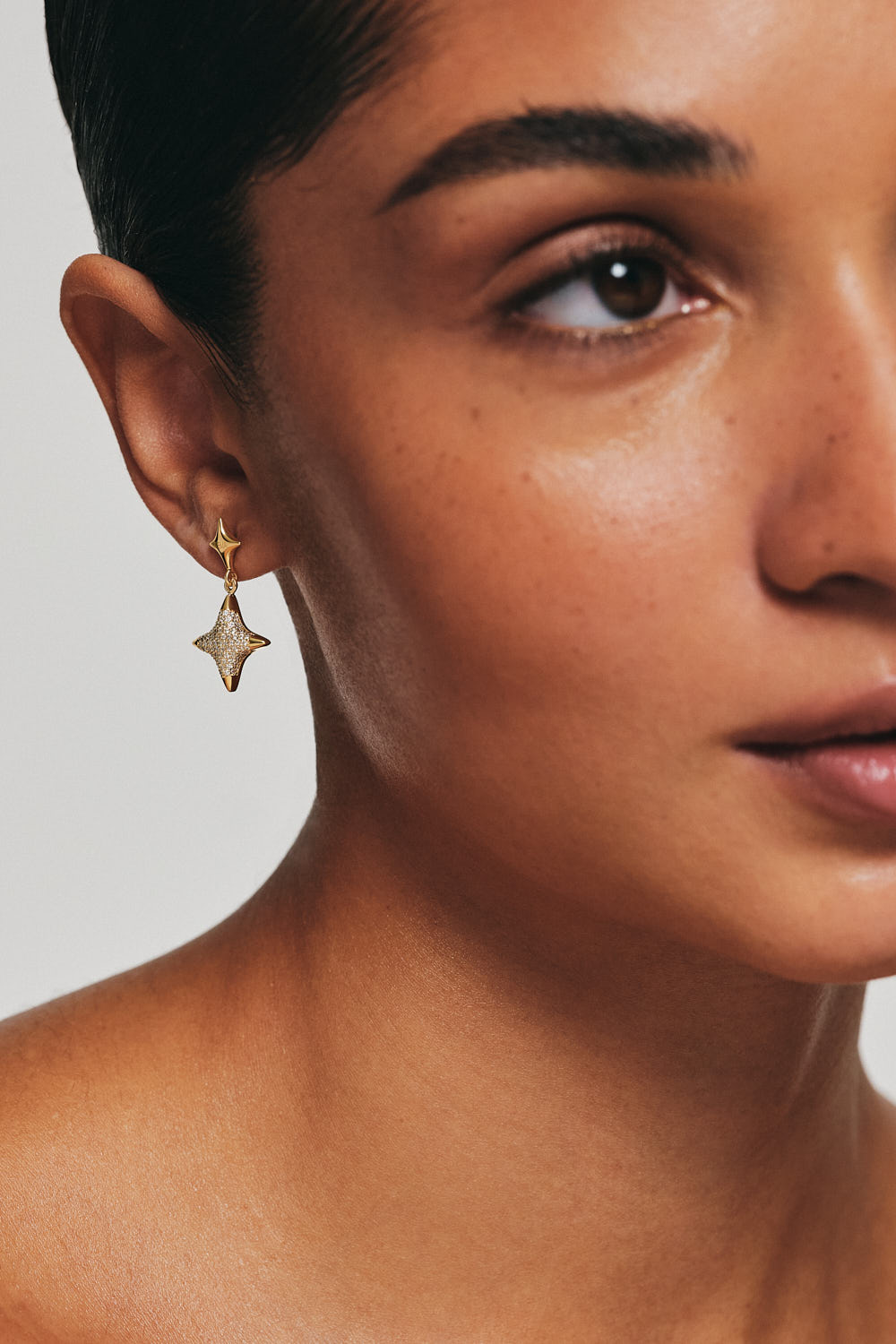 Earrings Star Drop Earrings, diamonds, yellow gold for a unique and sophisticated look