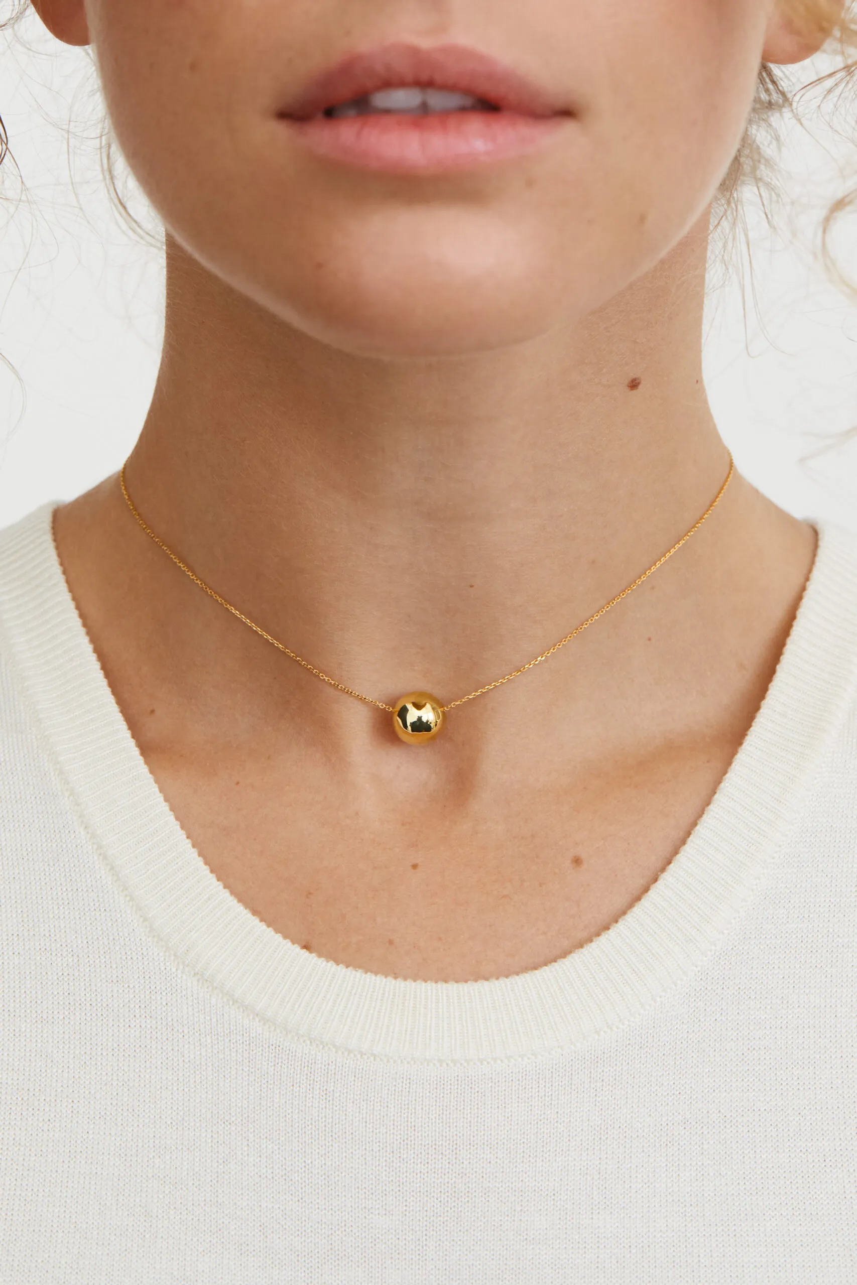 Exclusive Necklaces Semi-Orb Necklace, yellow gold from Guzema