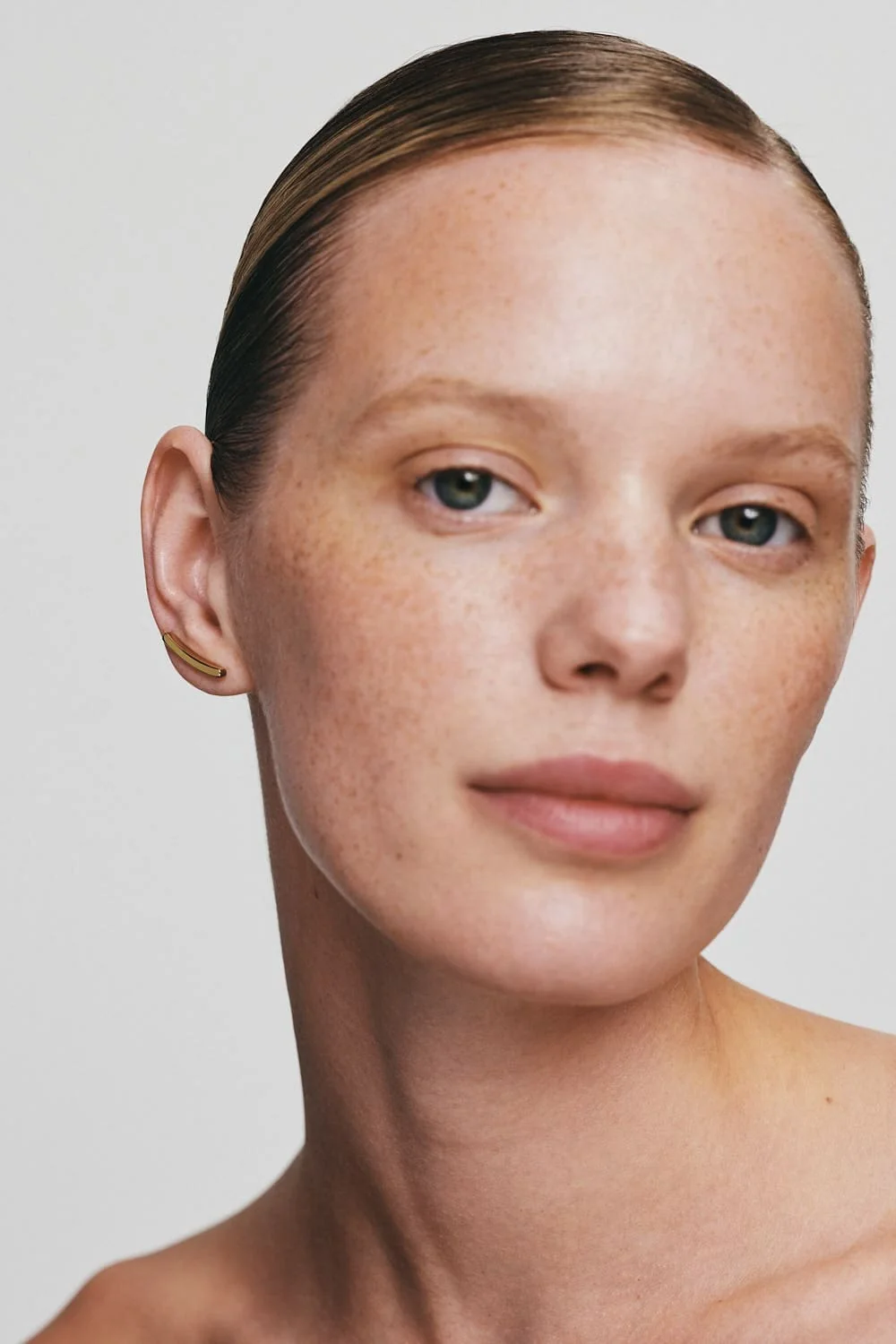 Earrings Bold Arc Earrings, yellow gold for a unique and sophisticated look