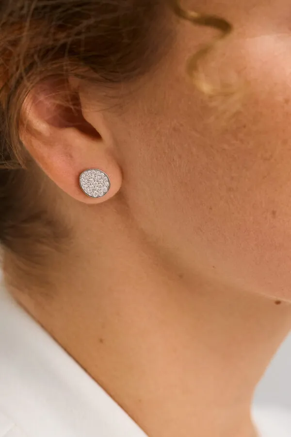 Earrings Flat Earrings, diamonds, white gold with timeless design by Guzema