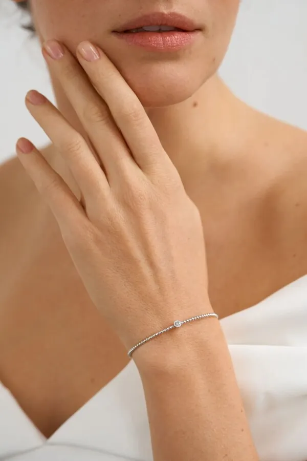 Bracelets Central Diamond Bracelet, white gold with modern elegance