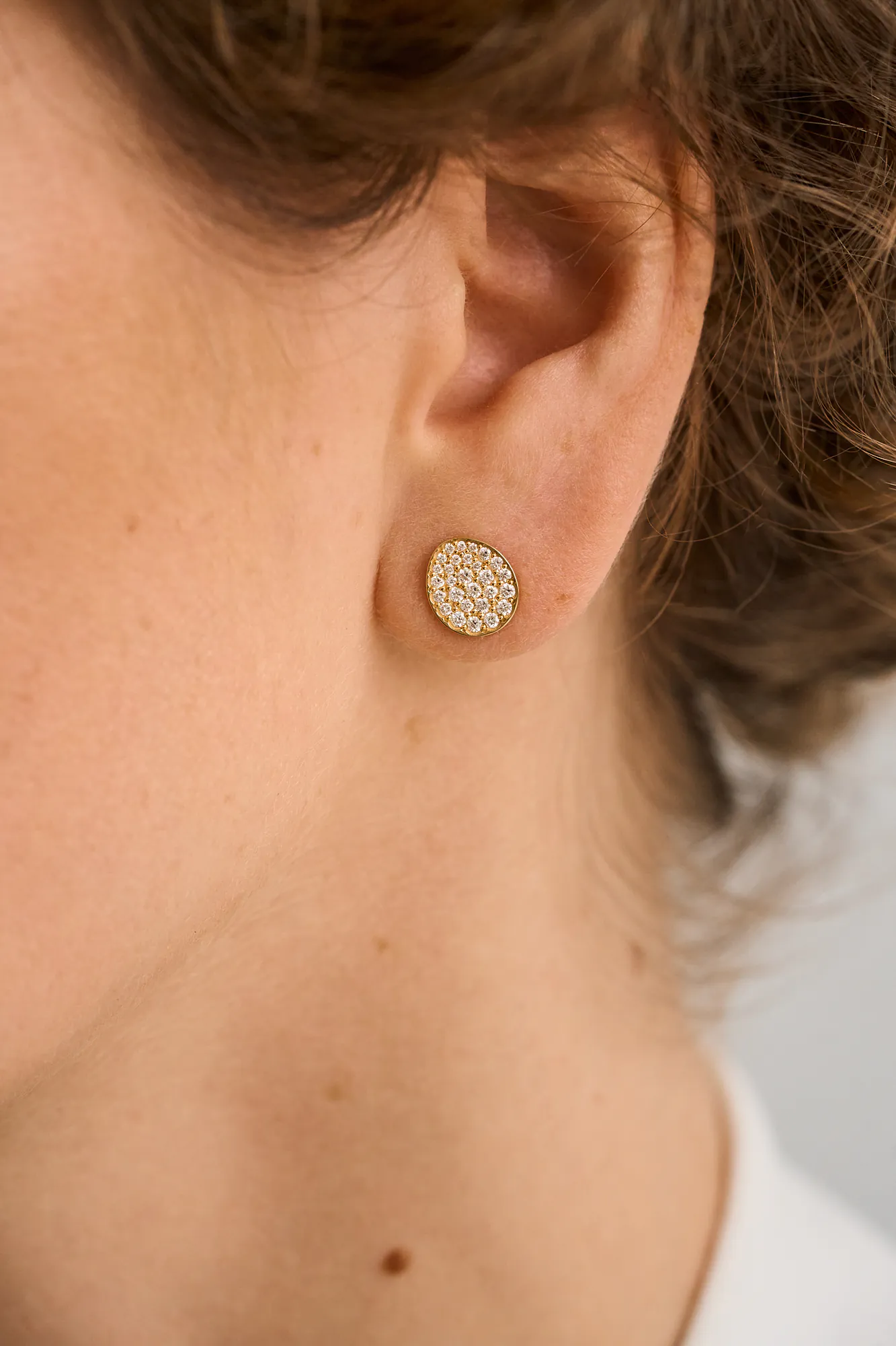 Earrings Flat Earrings, diamonds, yellow gold for a unique and sophisticated look