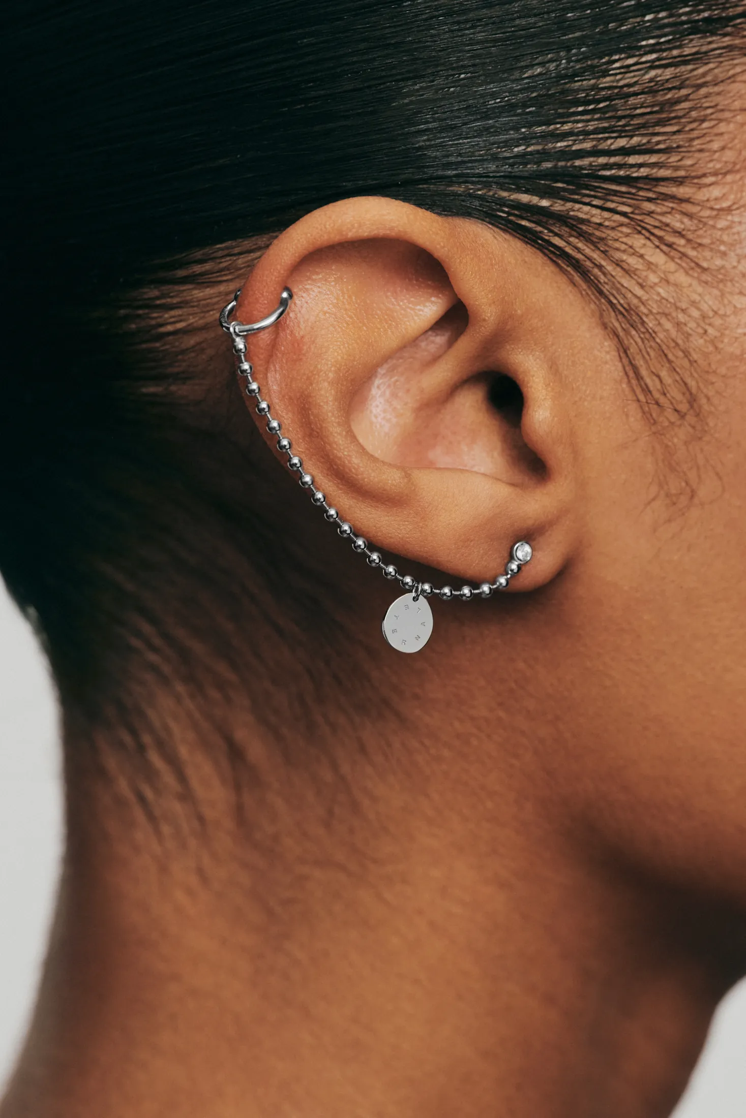 Earrings Solo Diamond Eternal Cuff-Earring, white gold with timeless design by Guzema