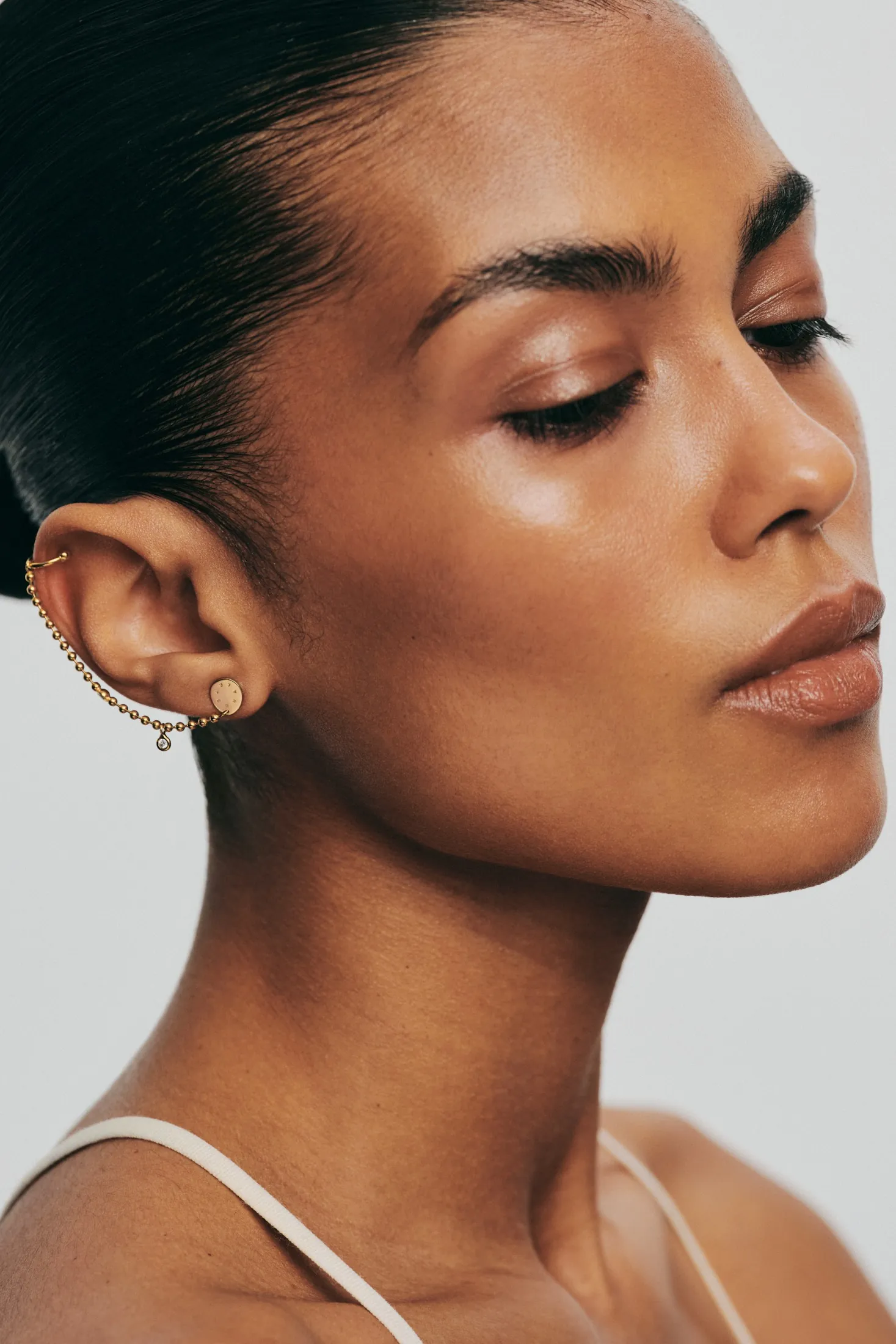 Earrings Duo Diamonds Eternal Cuff-Earring, yellow gold with timeless design by Guzema