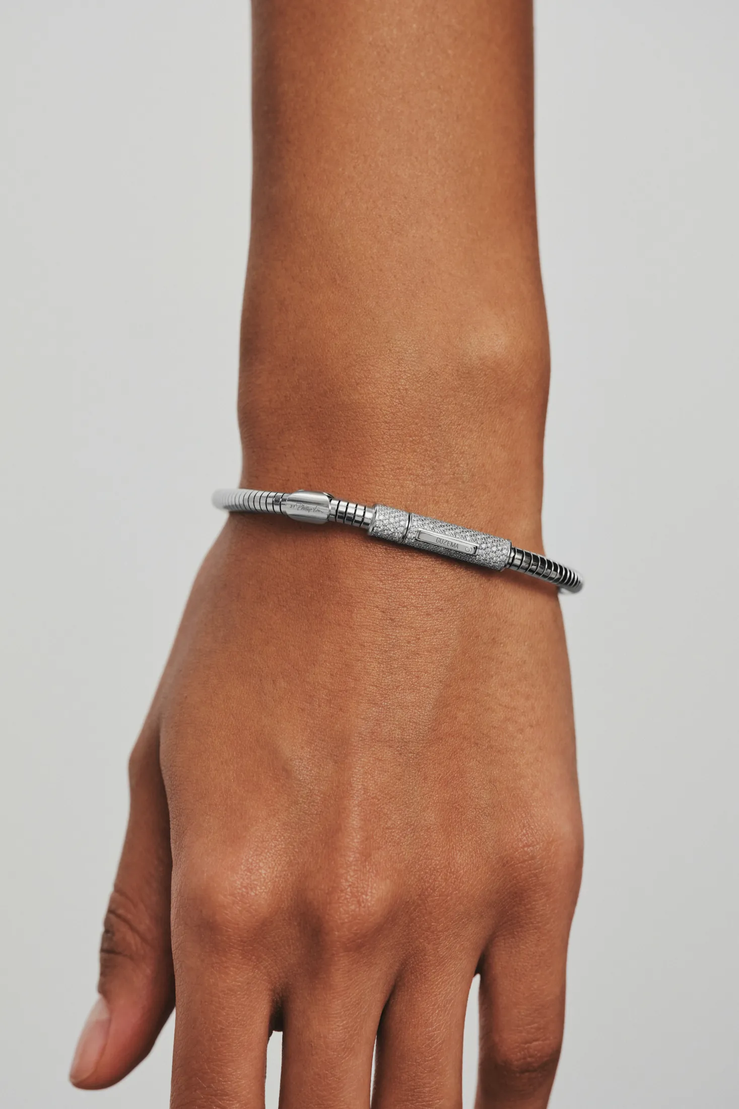 Bracelets Snake Bracelet, diamonds, white gold with high-end craftsmanship from Guzema