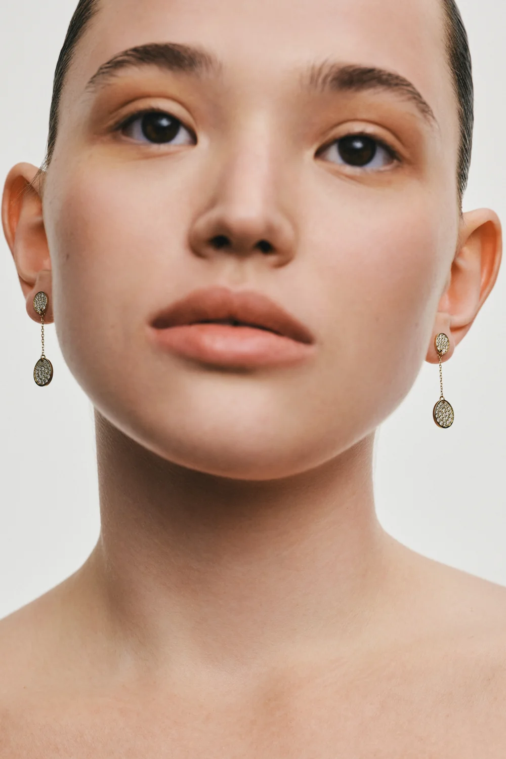 Earrings Flat Drop Earrings, diamonds, yellow gold with timeless design by Guzema