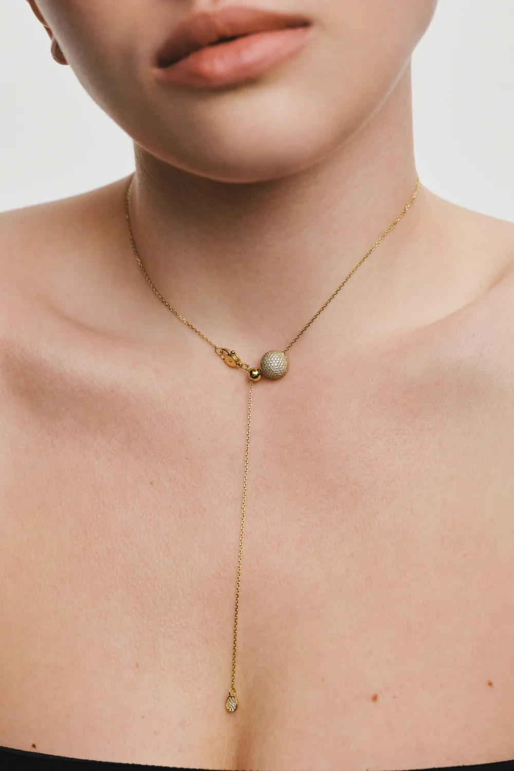 Necklaces Semi-Orb Necklace, diamonds, yellow gold with fast delivery from Guzema