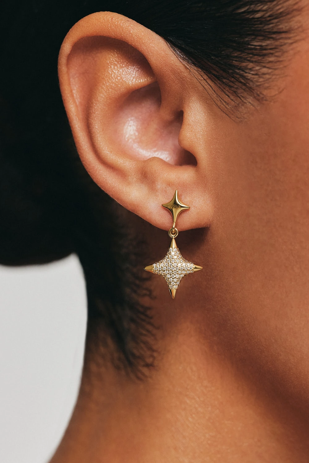 Earrings Star Drop Earrings, diamonds, yellow gold with timeless design by Guzema