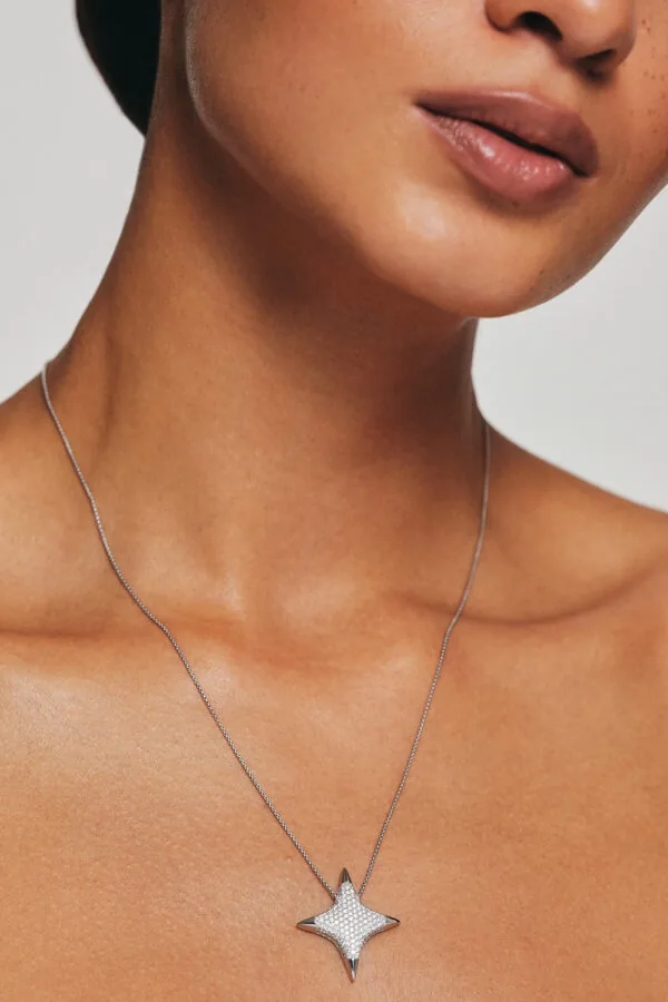 Custom Necklaces Star Pendant, white gold for a luxurious style
