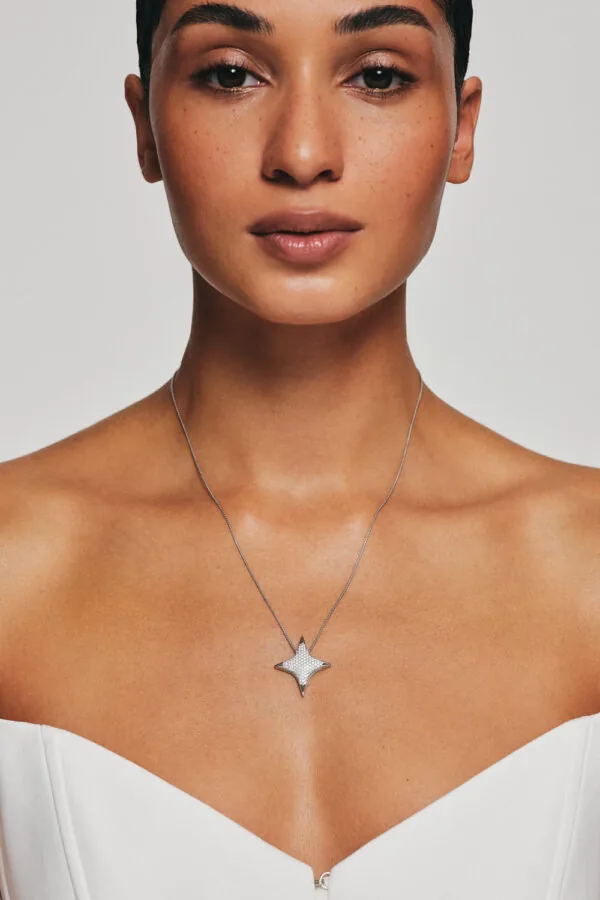 Custom Necklaces Star Pendant, white gold for a luxurious style