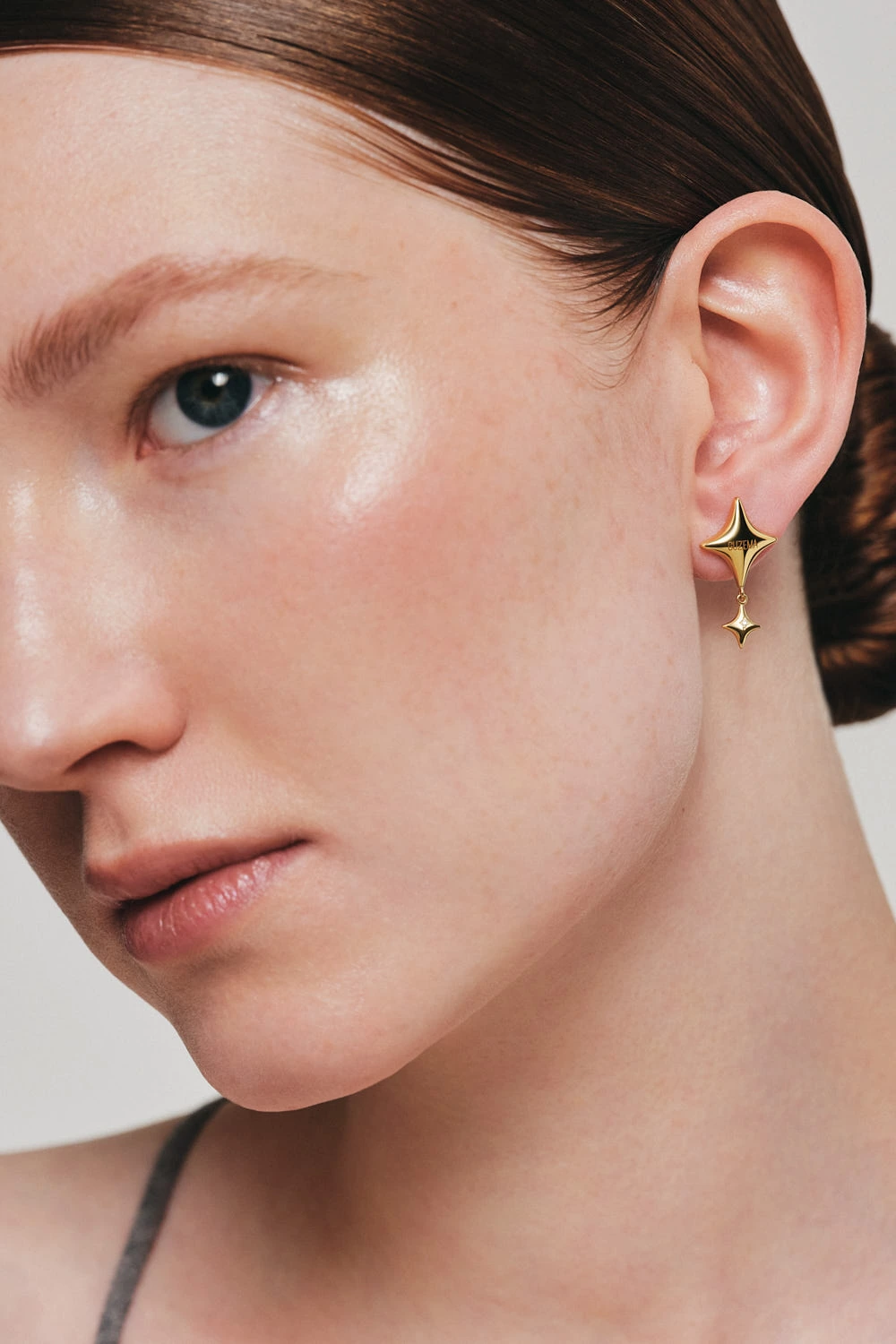 Earrings Star Drop Earrings with a diamond, yellow gold for a unique and sophisticated look