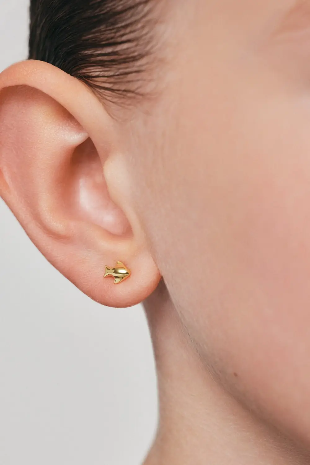 Earrings Fish Stud Earrings, yellow gold for stylish and elegant looks